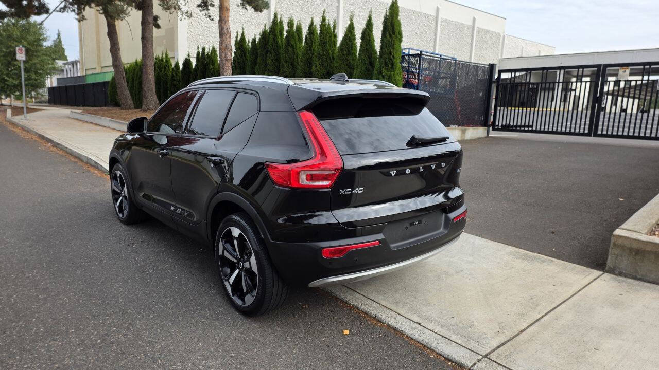 Used 2020 Volvo XC40 T5 Momentum w/ Protection Package Premier AWD/4WD image 7