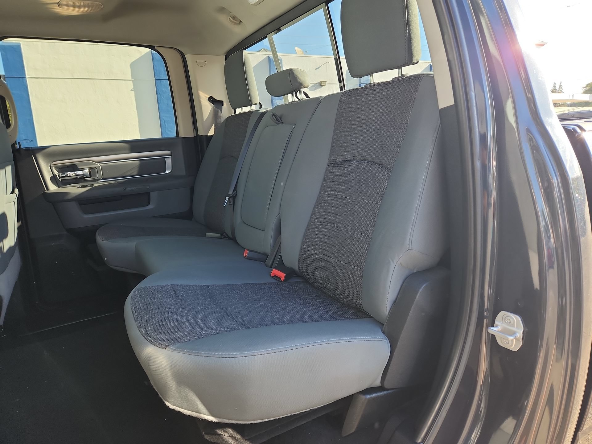 Used 2018 RAM 3500 Big Horn RWD image 23