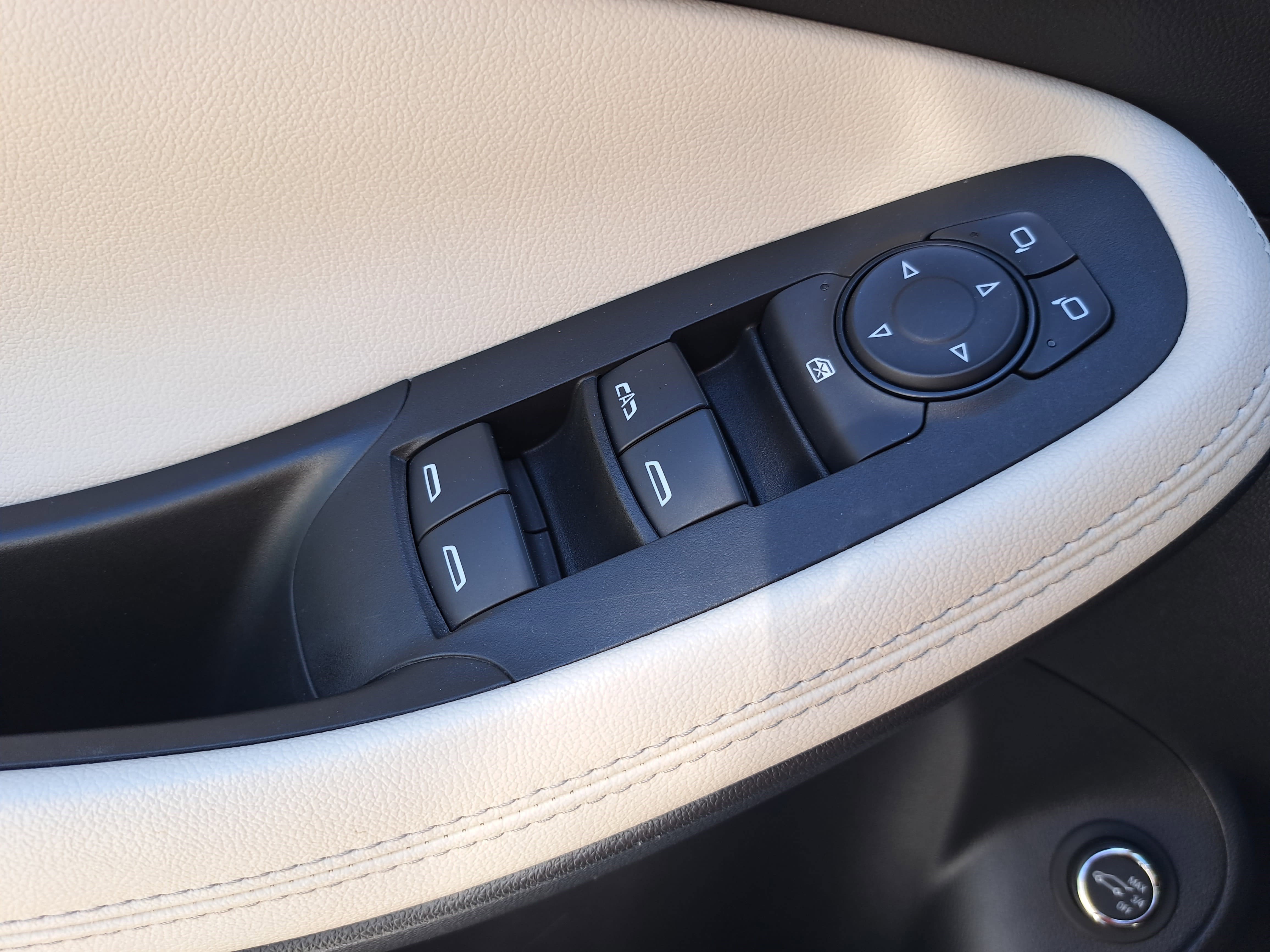 Used 2020 Buick Encore GX Essence w/ Sport Touring Package image 26