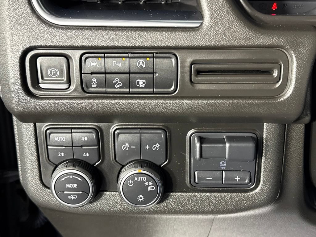 Certified 2023 Chevrolet Tahoe Z71 w/ Z71 Off-Road Package AWD/4WD image 30