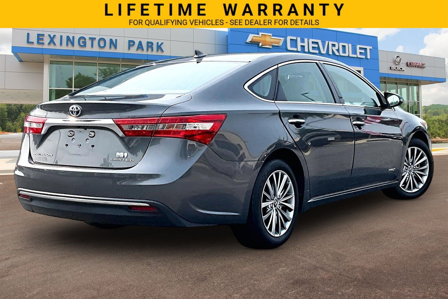 Used 2017 Toyota Avalon Limited w/ All Weather Liner Package FWD image 13