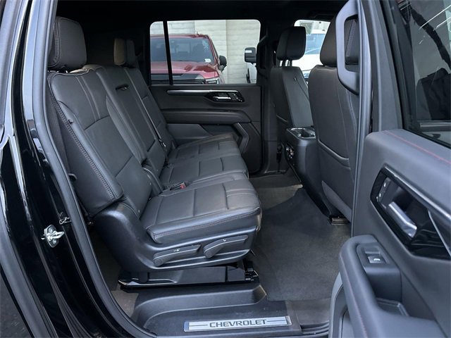 Used 2025 Chevrolet Suburban RST image 25