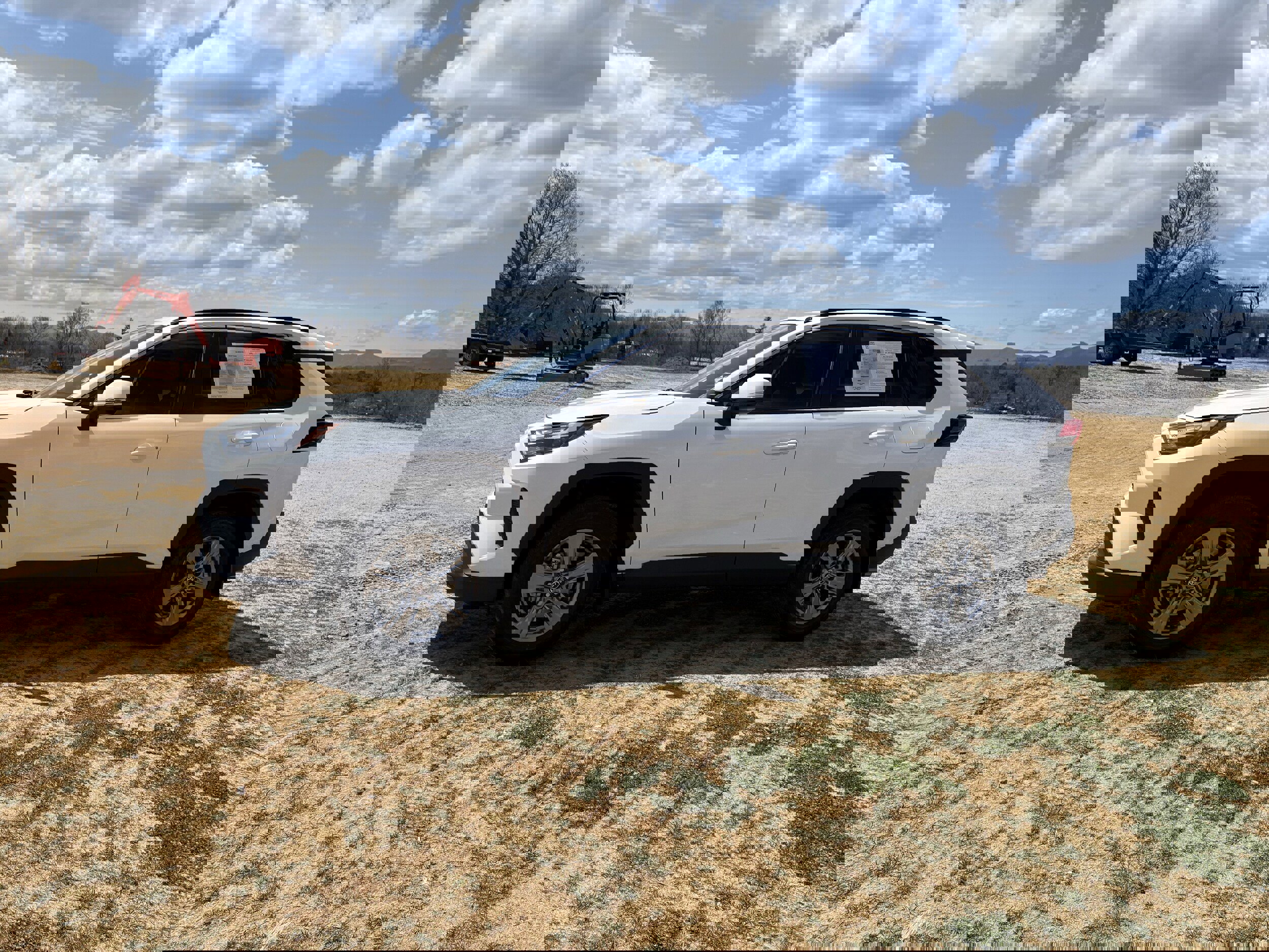 Used 2024 Toyota RAV4 XLE w/ Convenience Package AWD/4WD image 4