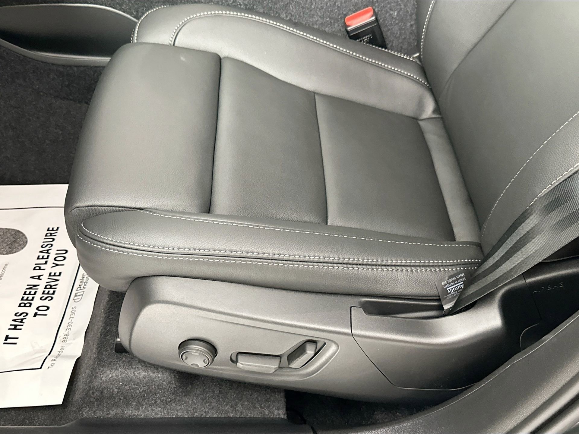 New 2026 Volvo XC40 B4 Plus w/ Climate Package image 20