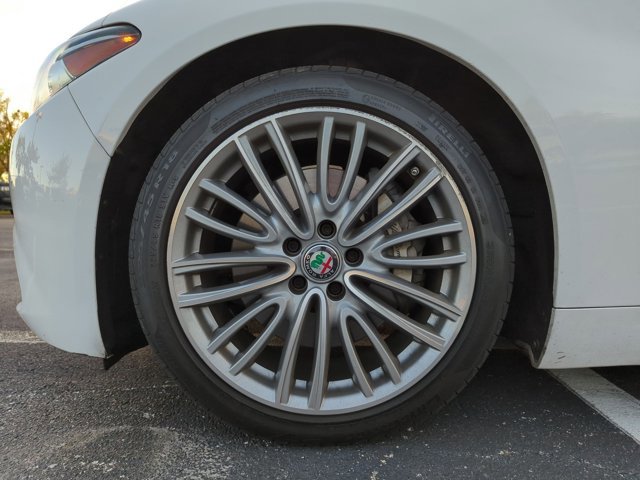 Used 2019 Alfa Romeo Giulia Ti w/ Quick Order Package 22Z Lusso image 14