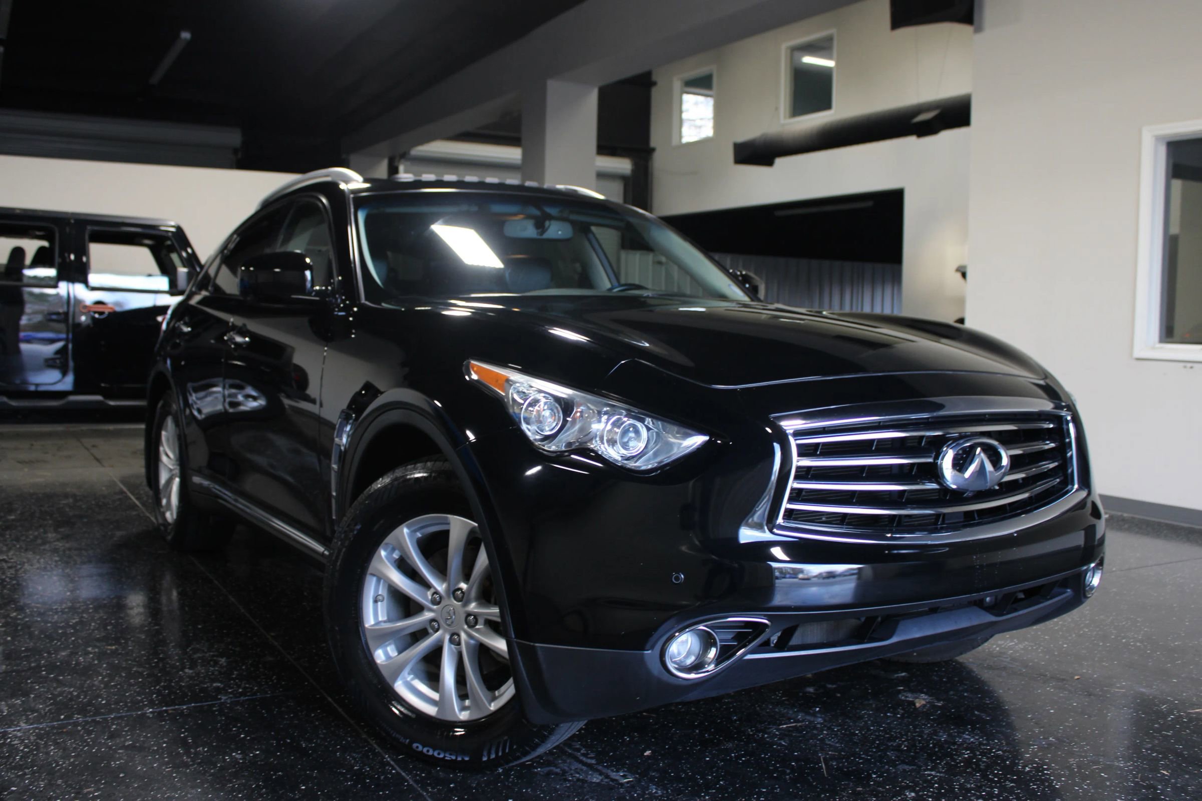 Used 2013 INFINITI FX37 2WD w/ Premium Pkg image 1
