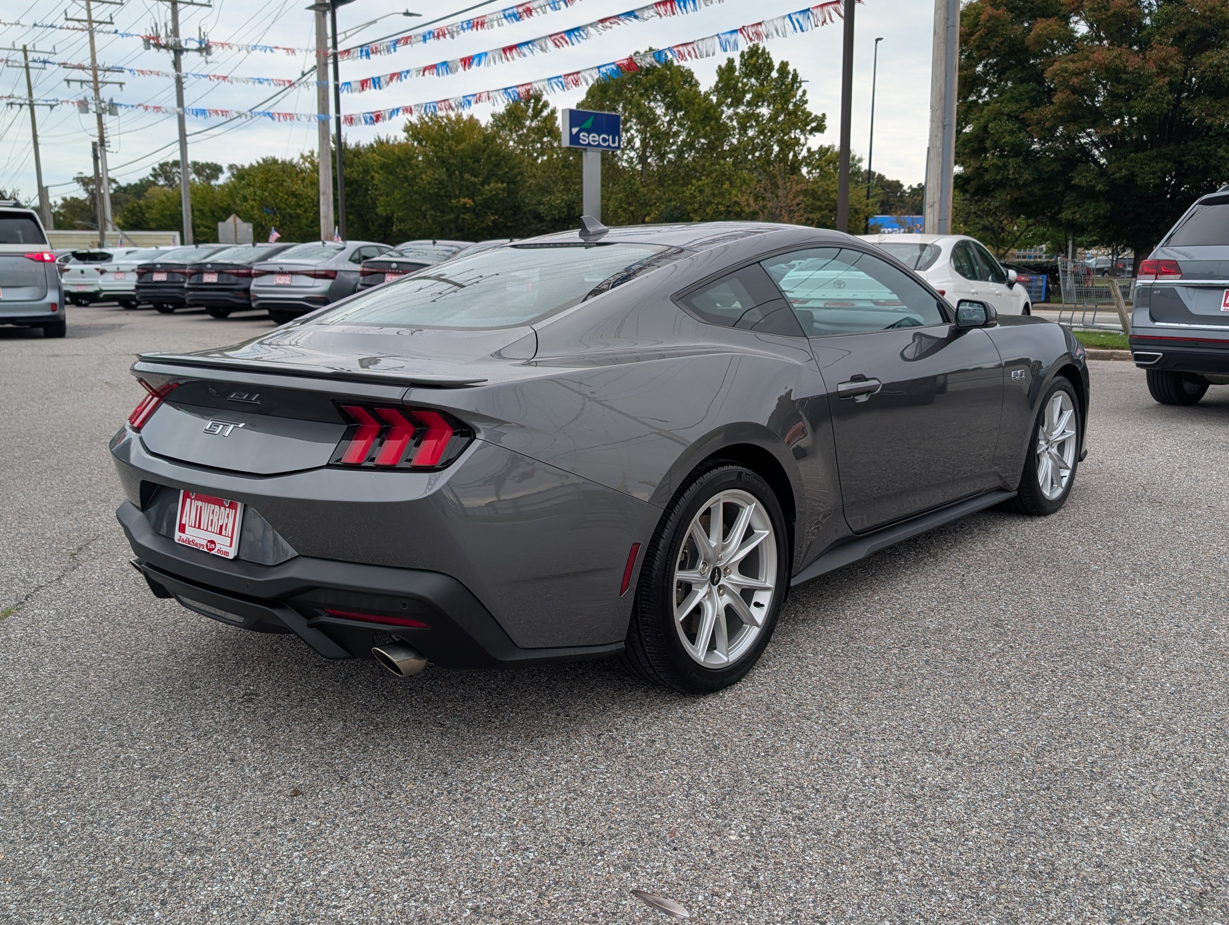 Used 2024 Ford Mustang GT Premium RWD image 3