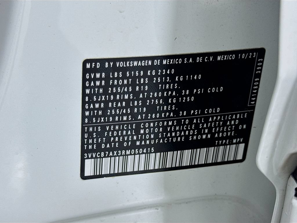 Used 2024 Volkswagen Tiguan SE R-Line FWD image 32