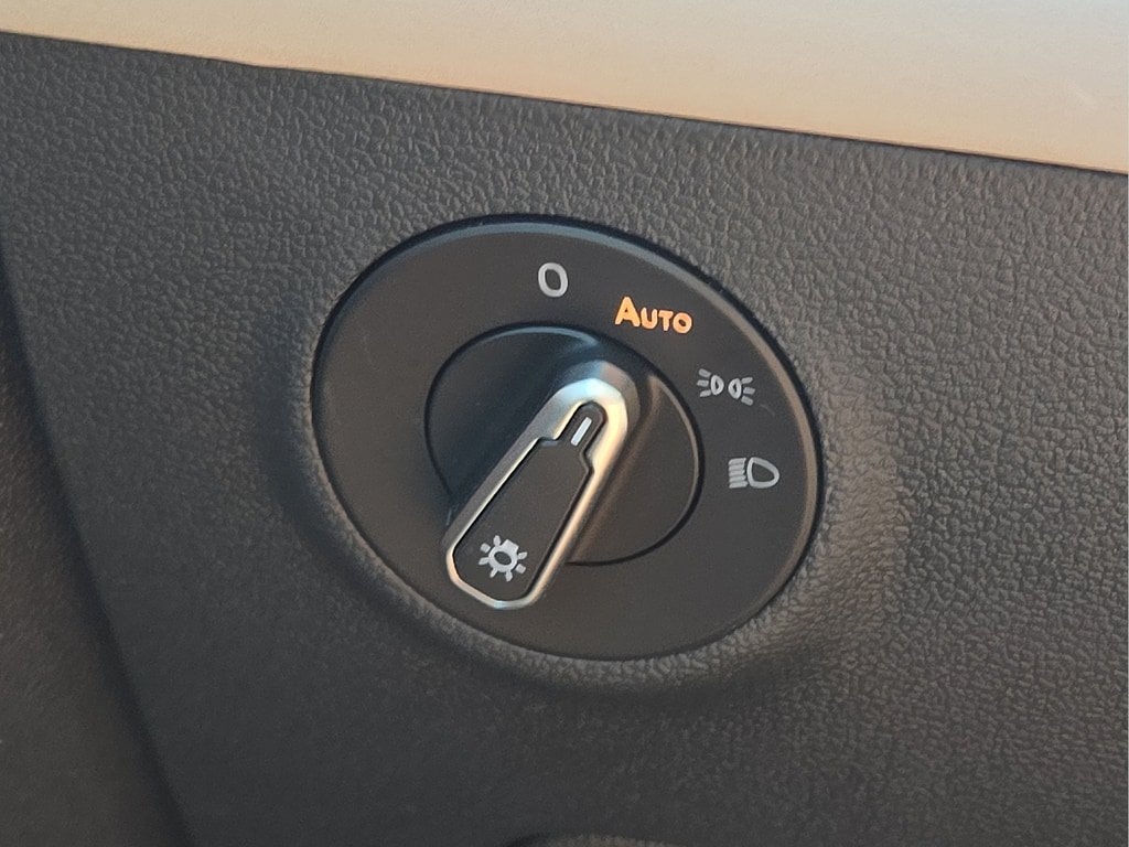 New 2026 Volkswagen Taos SE FWD image 20