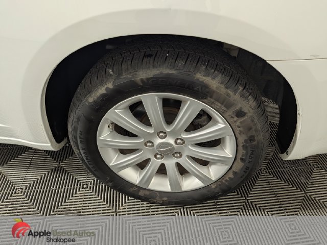 Used 2012 Chrysler 200 Touring FWD image 36