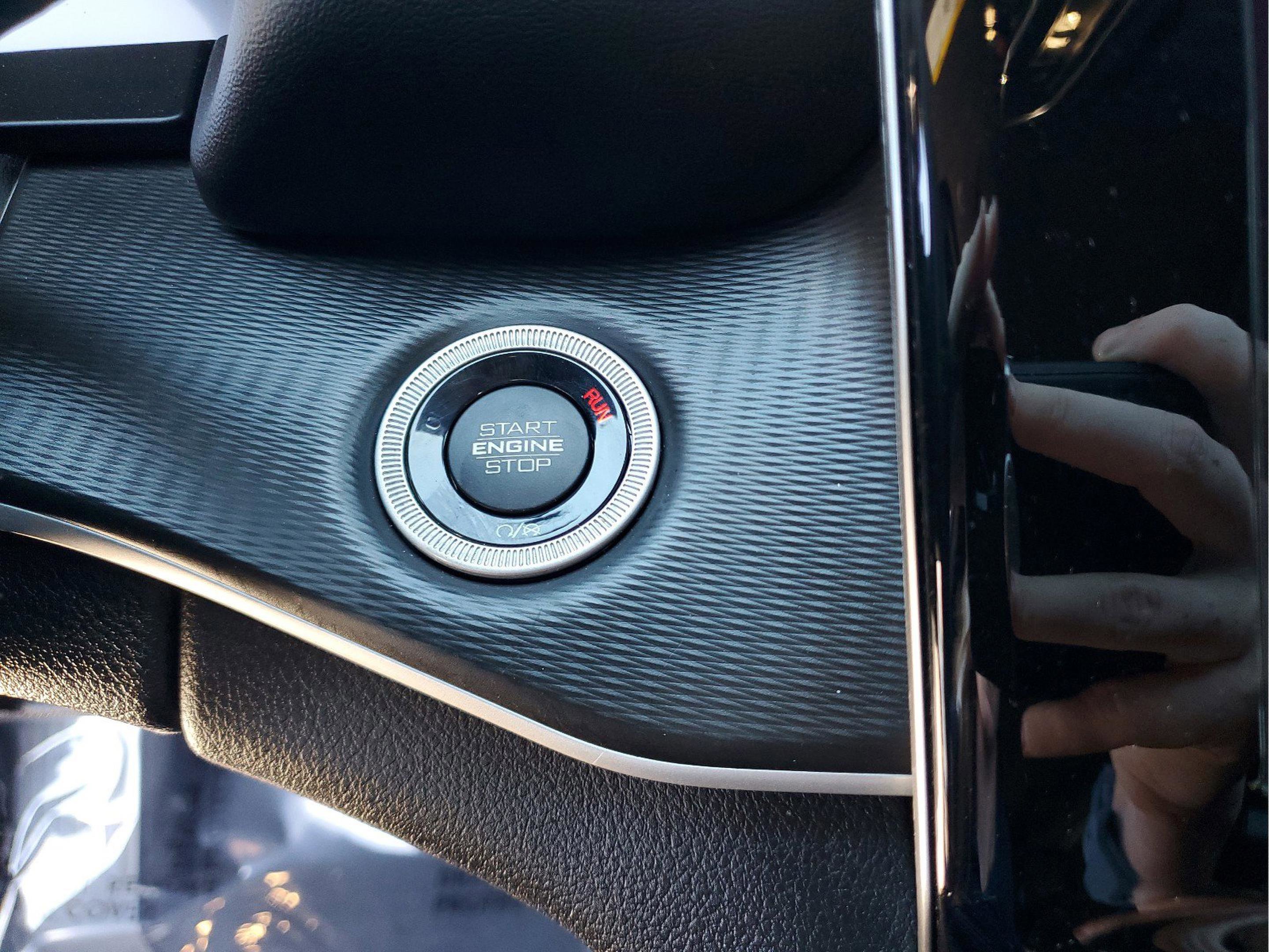 Certified 2023 Jeep Grand Cherokee L Laredo image 23