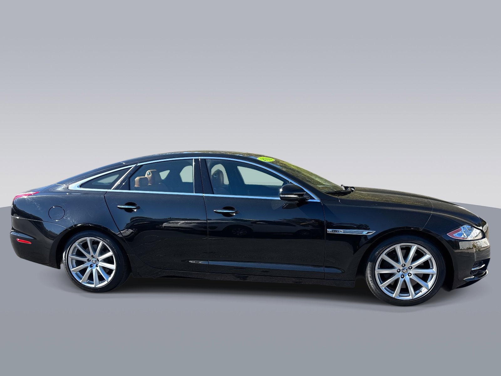 Used 2013 Jaguar XJ 4dr Sdn RWD RWD image 2