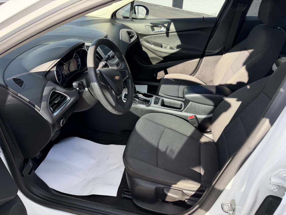 Used 2018 Chevrolet Cruze LS image 10