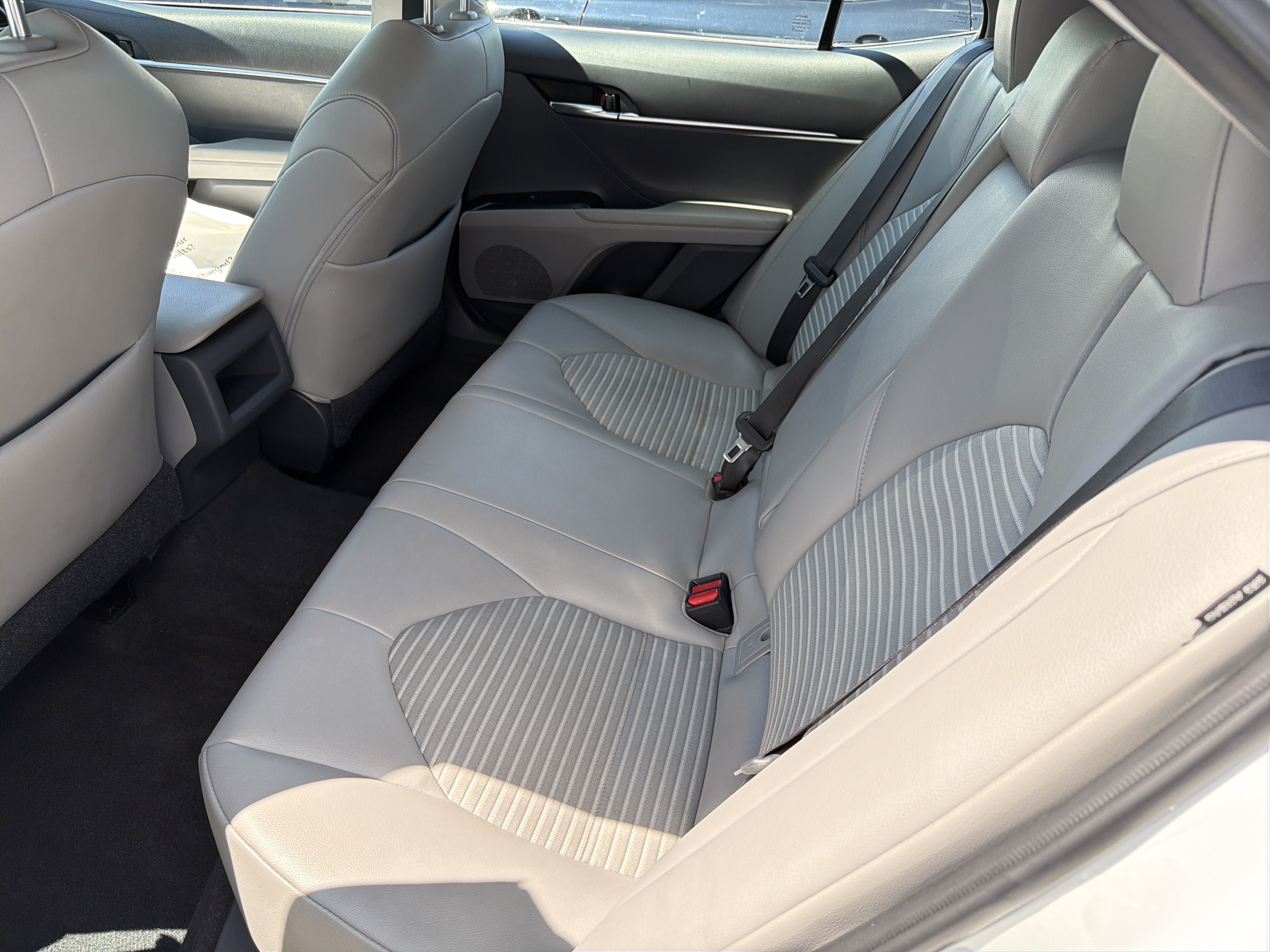 Used 2019 Toyota Camry SE FWD image 21