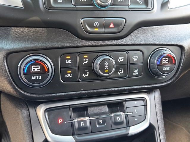 Used 2024 GMC Terrain SLE w/ Driver Convenience Package FWD image 26