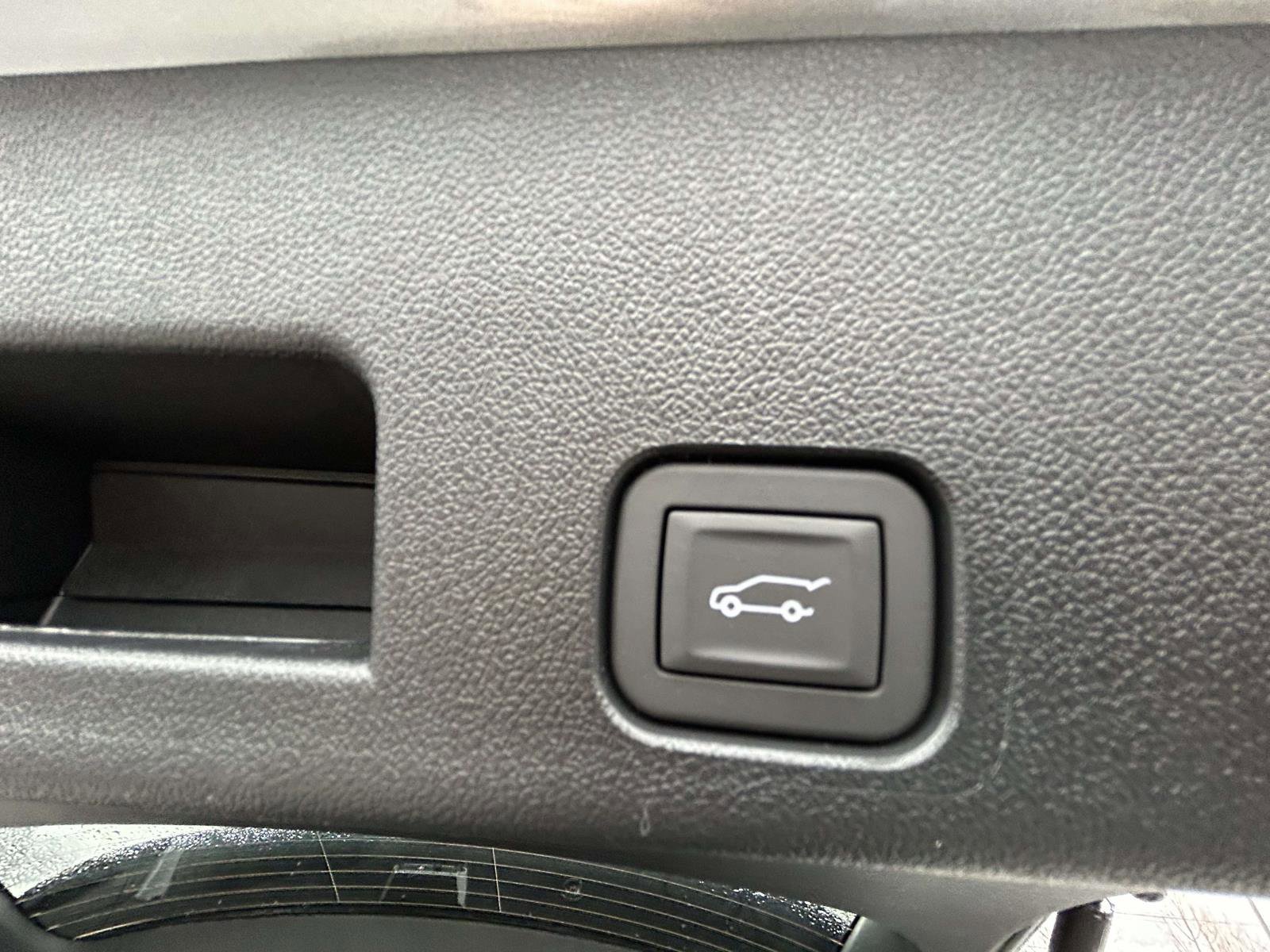 New 2026 Chevrolet Traverse RS image 19