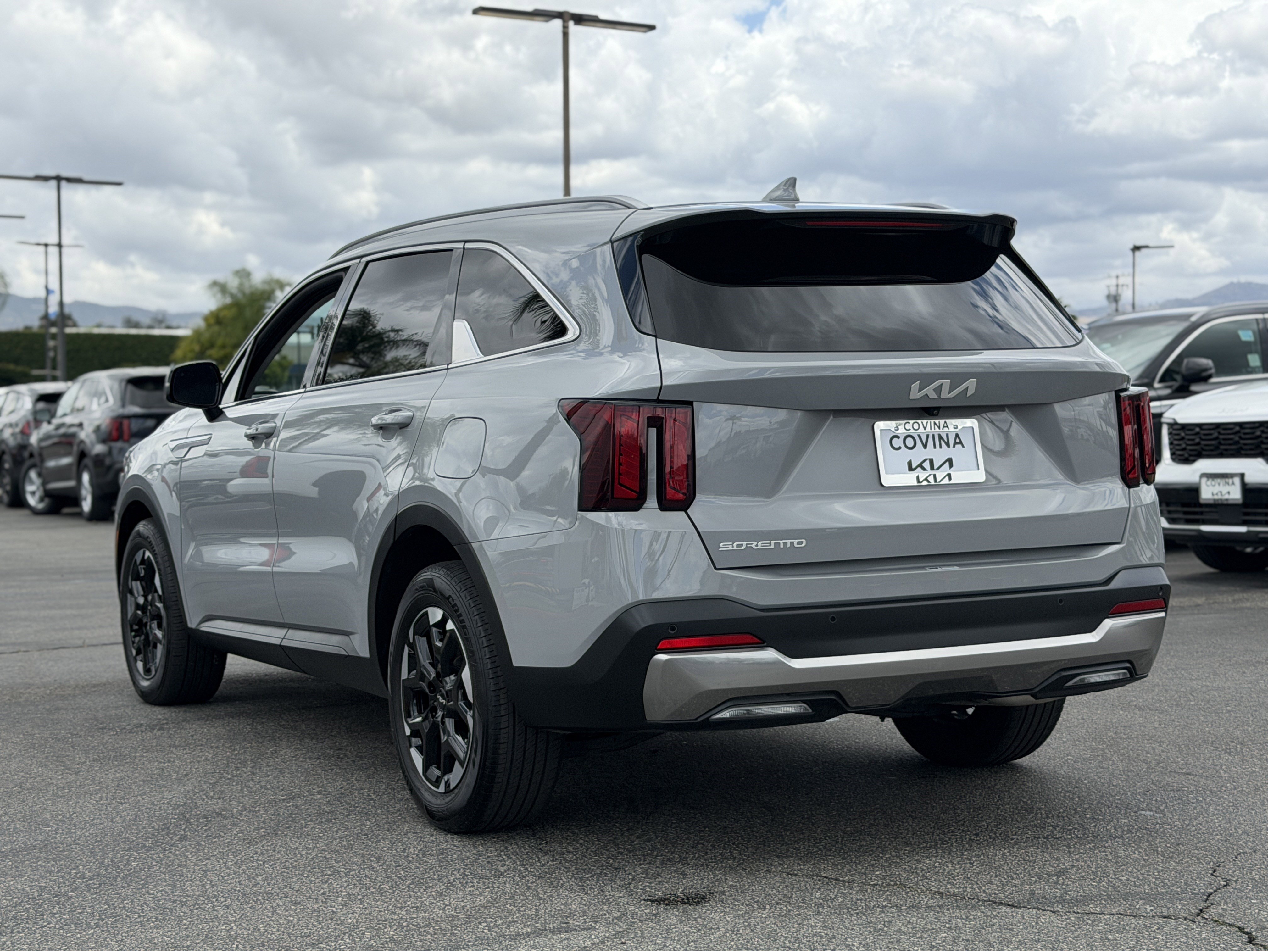 Certified 2024 Kia Sorento S w/ Panoramic Sunroof Package FWD image 6