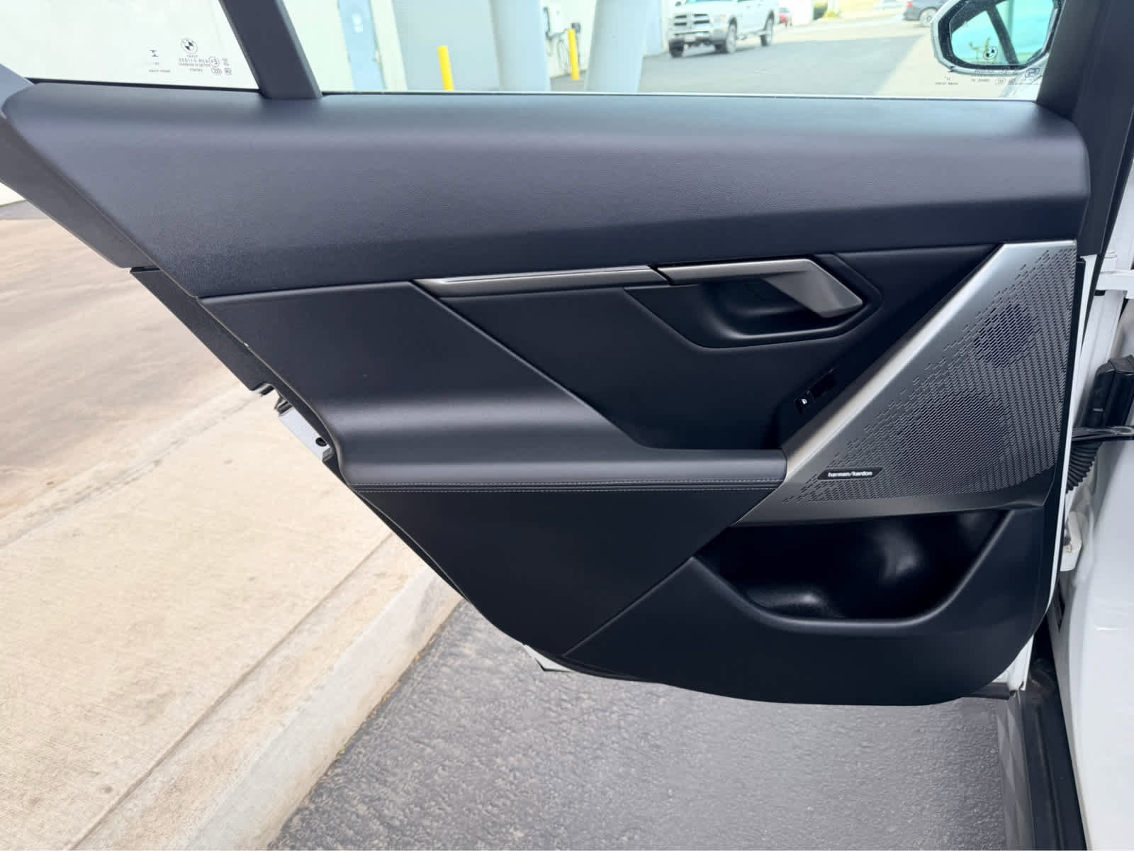 Used 2025 BMW 530i xDrive image 18