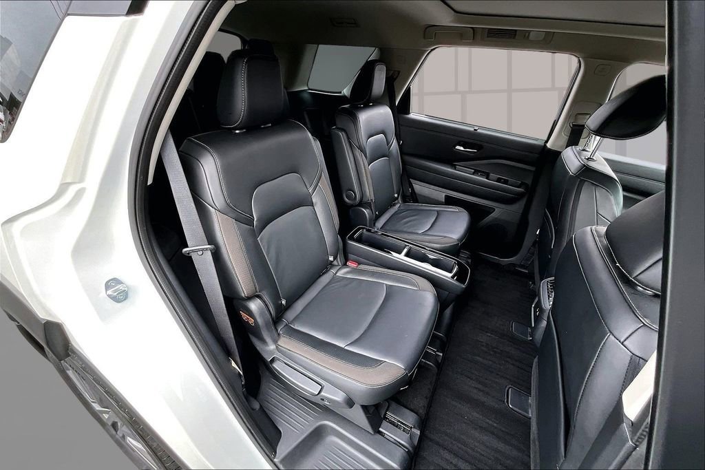 Used 2023 Nissan Pathfinder SL w/ SL Premium Package image 27