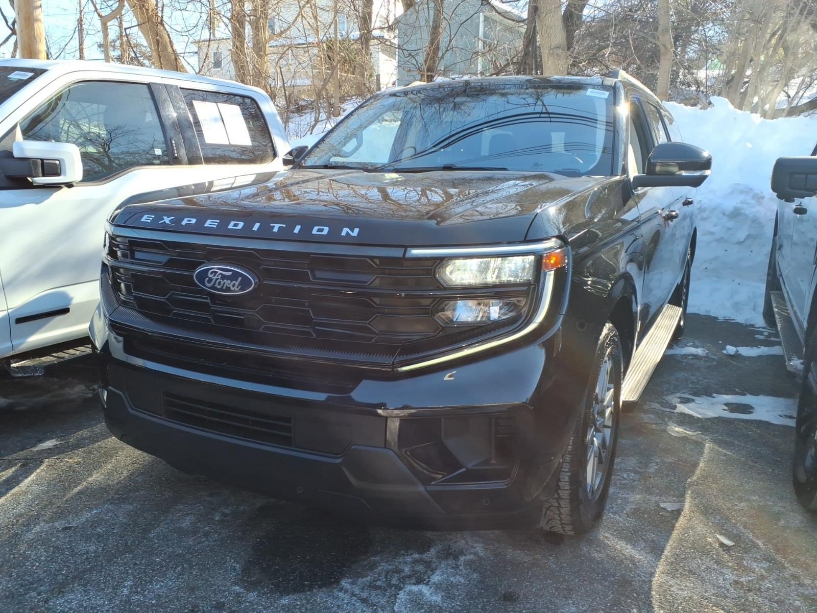 Certified 2025 Ford Expedition Max Active AWD/4WD image 4