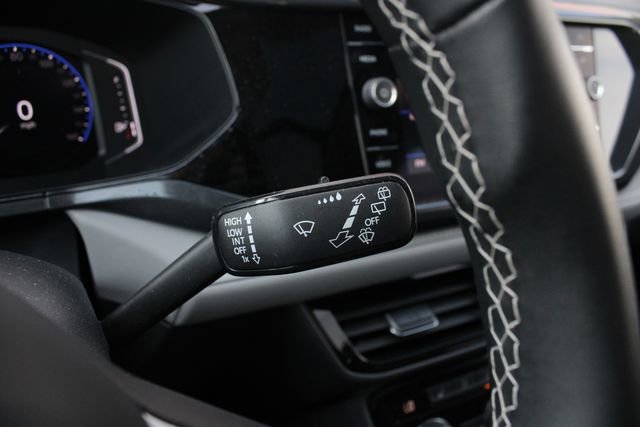 Used 2024 Volkswagen Taos SEL AWD/4WD image 15