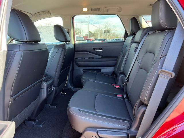 New 2026 Nissan Pathfinder SL image 4