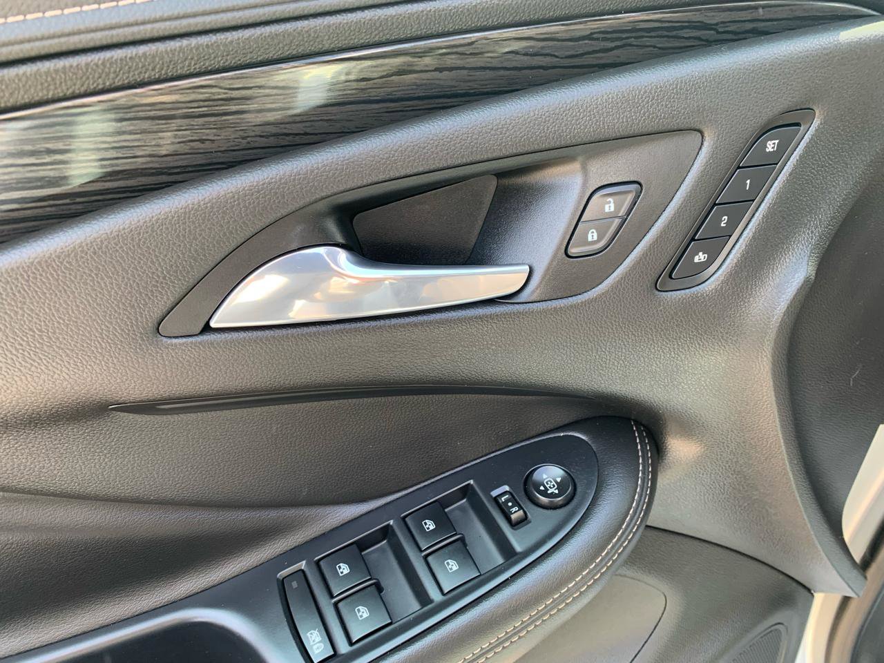 Used 2017 Buick Envision Essence AWD/4WD image 12