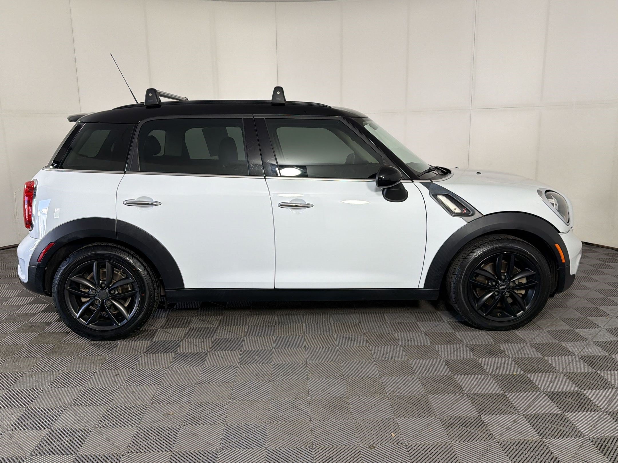 Used 2013 MINI Cooper Countryman S FWD image 8