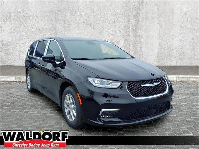 New 2026 Chrysler Pacifica Select image 1