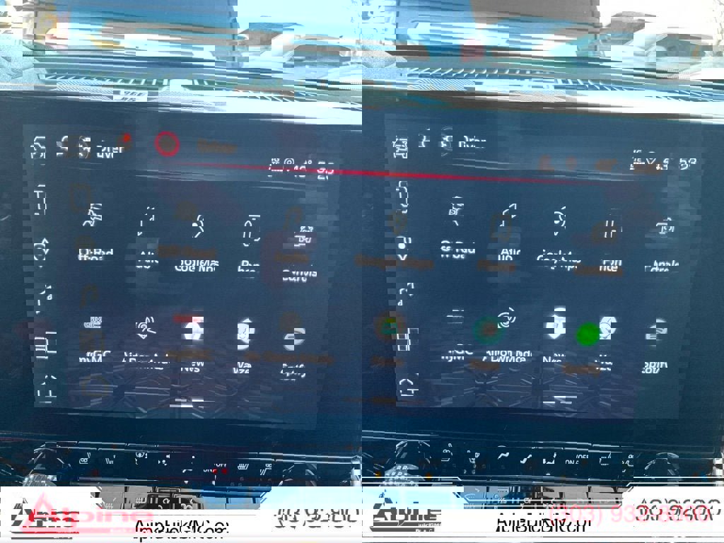 Used 2024 GMC Canyon Denali image 17