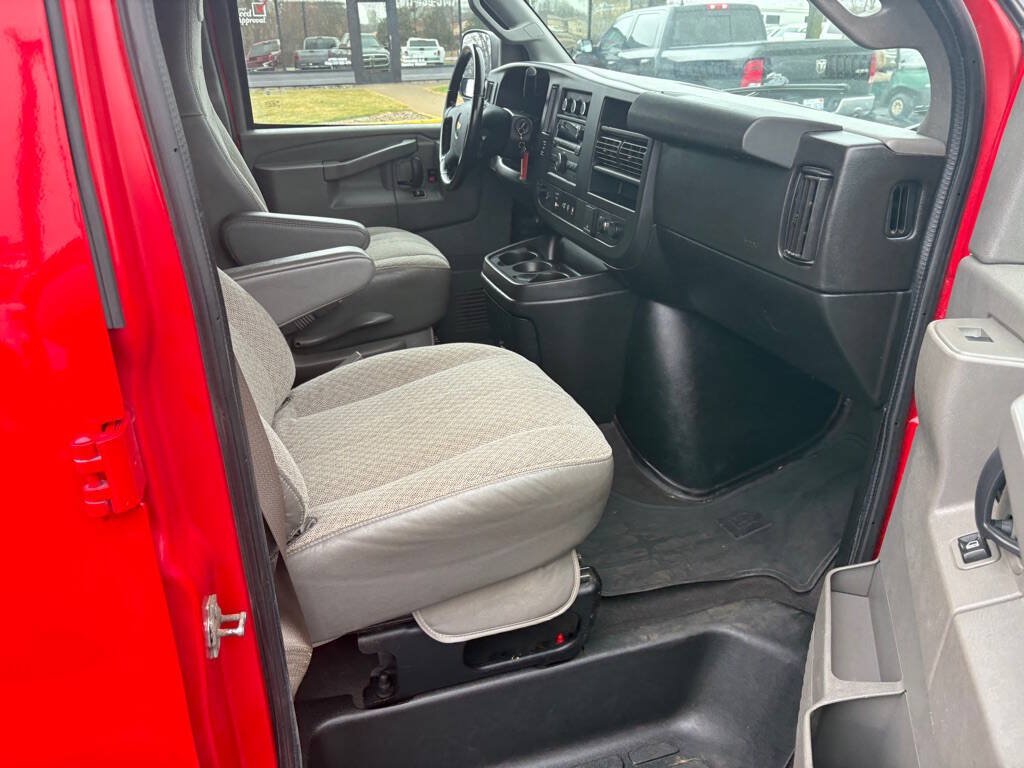 Used 2020 Chevrolet Express 3500 LS RWD image 18