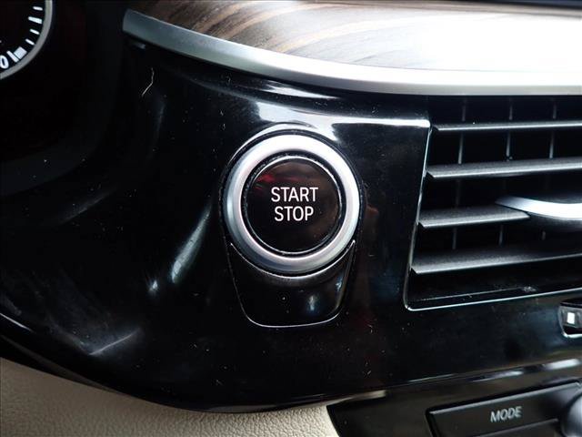 Used 2019 BMW 530e xDrive AWD/4WD image 24