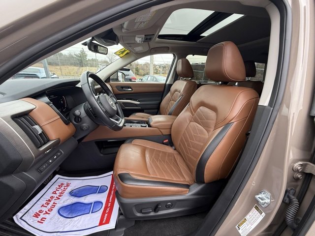 Certified 2023 Nissan Pathfinder Platinum image 14