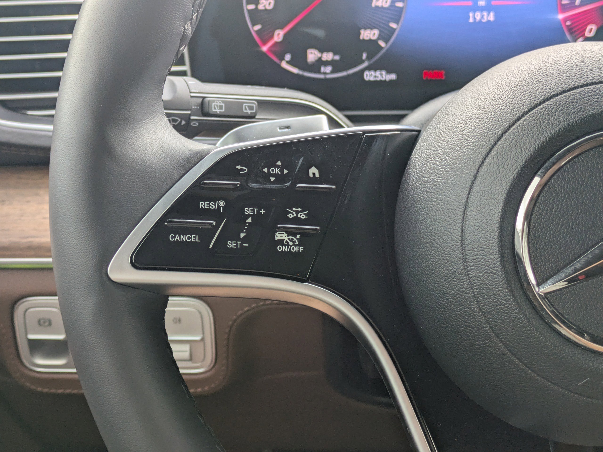 Certified 2025 Mercedes-Benz GLE 450 4MATIC image 18