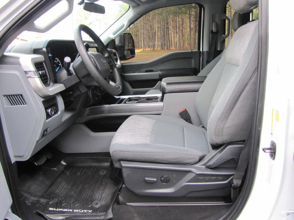 Used 2024 Ford F250 XLT w/ FX4 Off-Road Package image 13