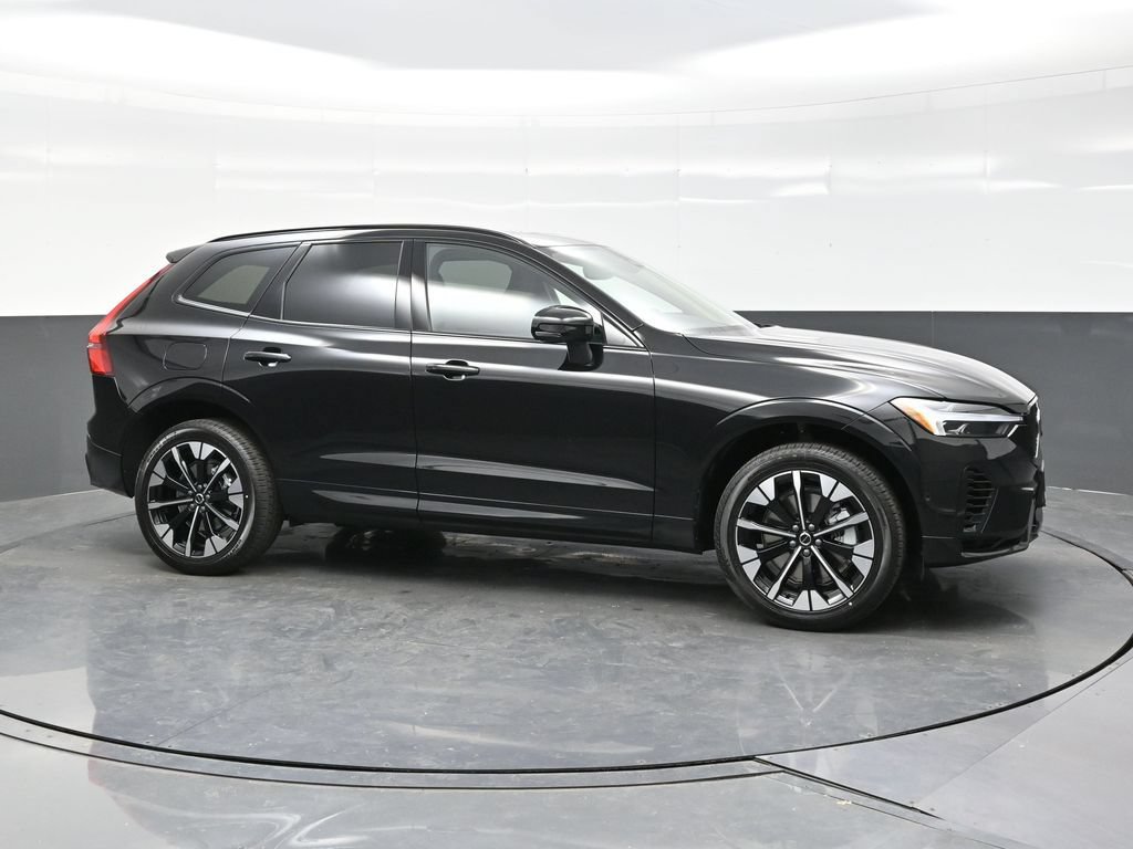 New 2026 Volvo XC60 T8 Plus w/ Climate Package PRO AWD/4WD image 8