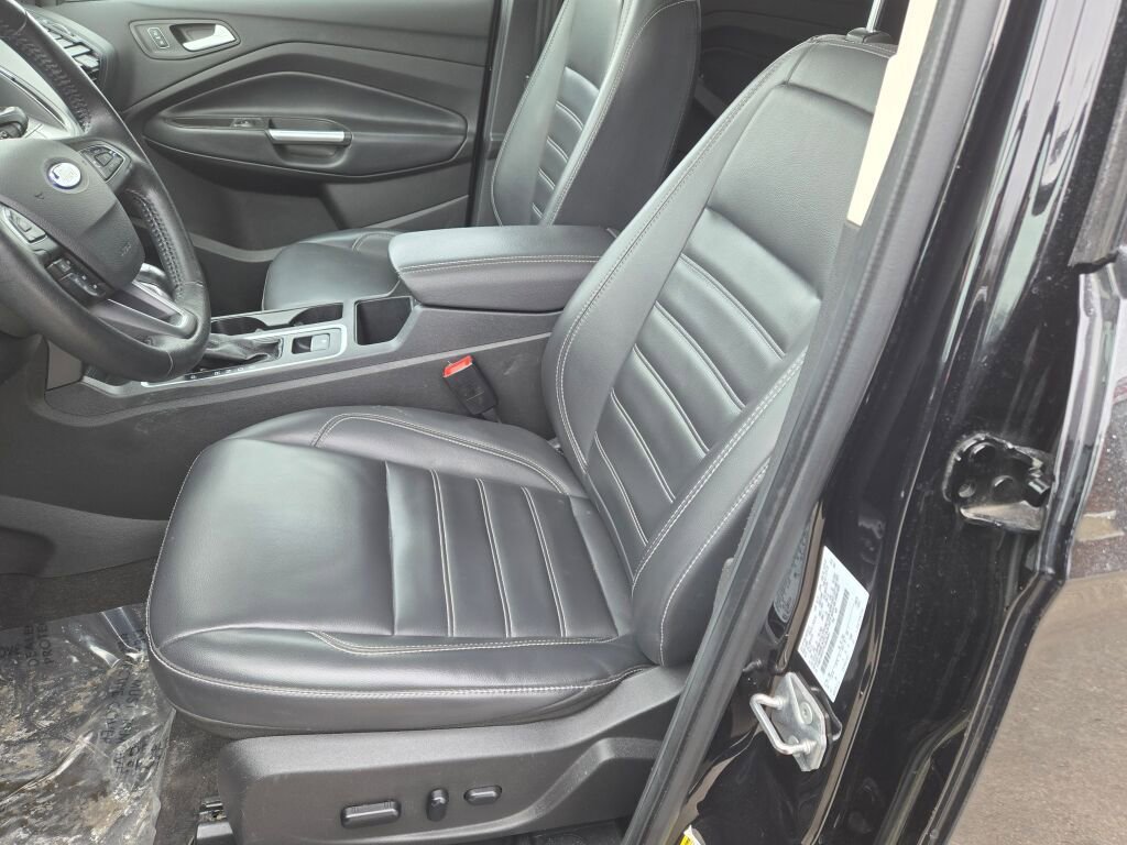 Used 2019 Ford Escape SEL image 22