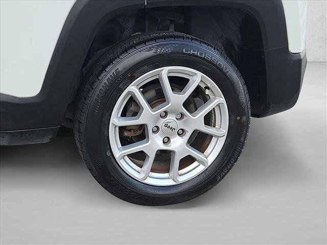 Used 2023 Jeep Renegade Latitude AWD/4WD image 23