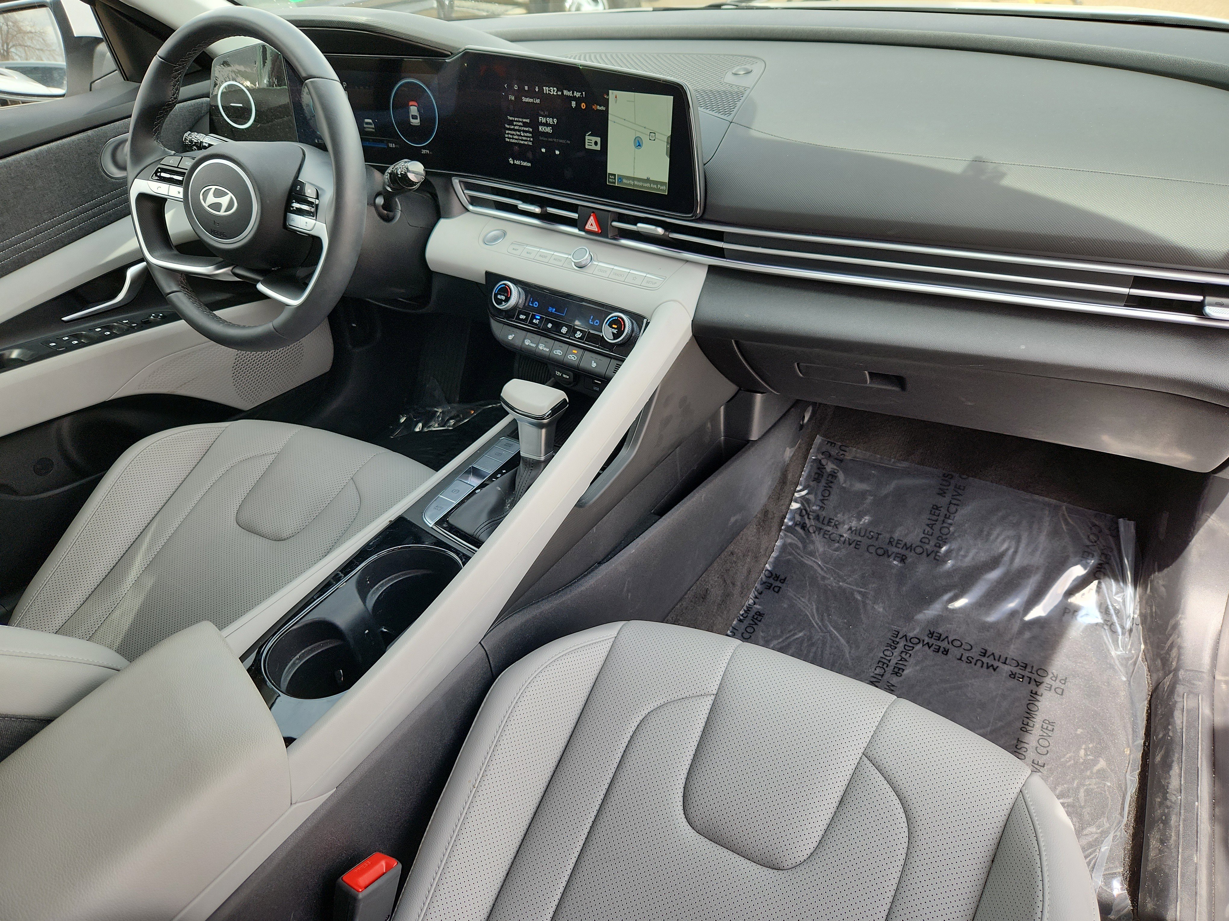 Used 2025 Hyundai Elantra Limited image 15