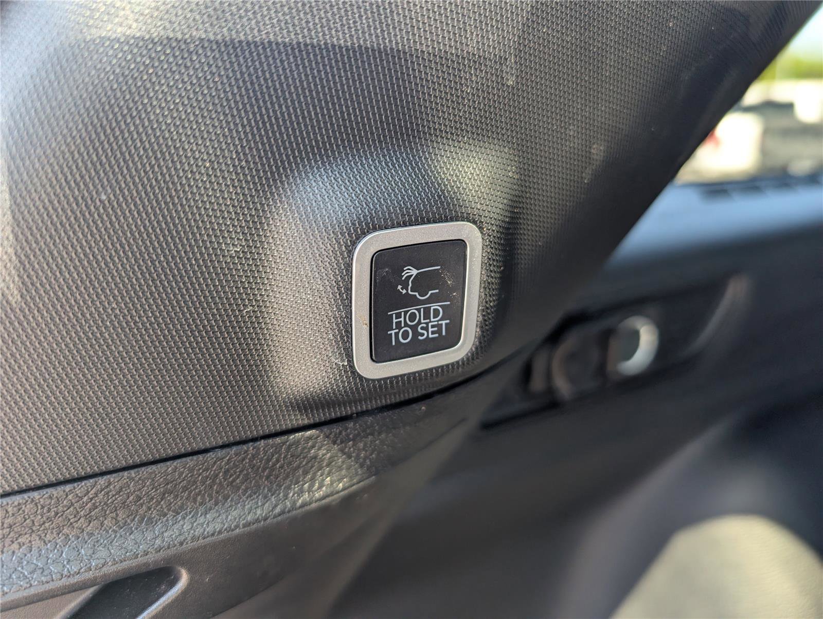 Used 2023 Jeep Grand Cherokee Altitude image 13