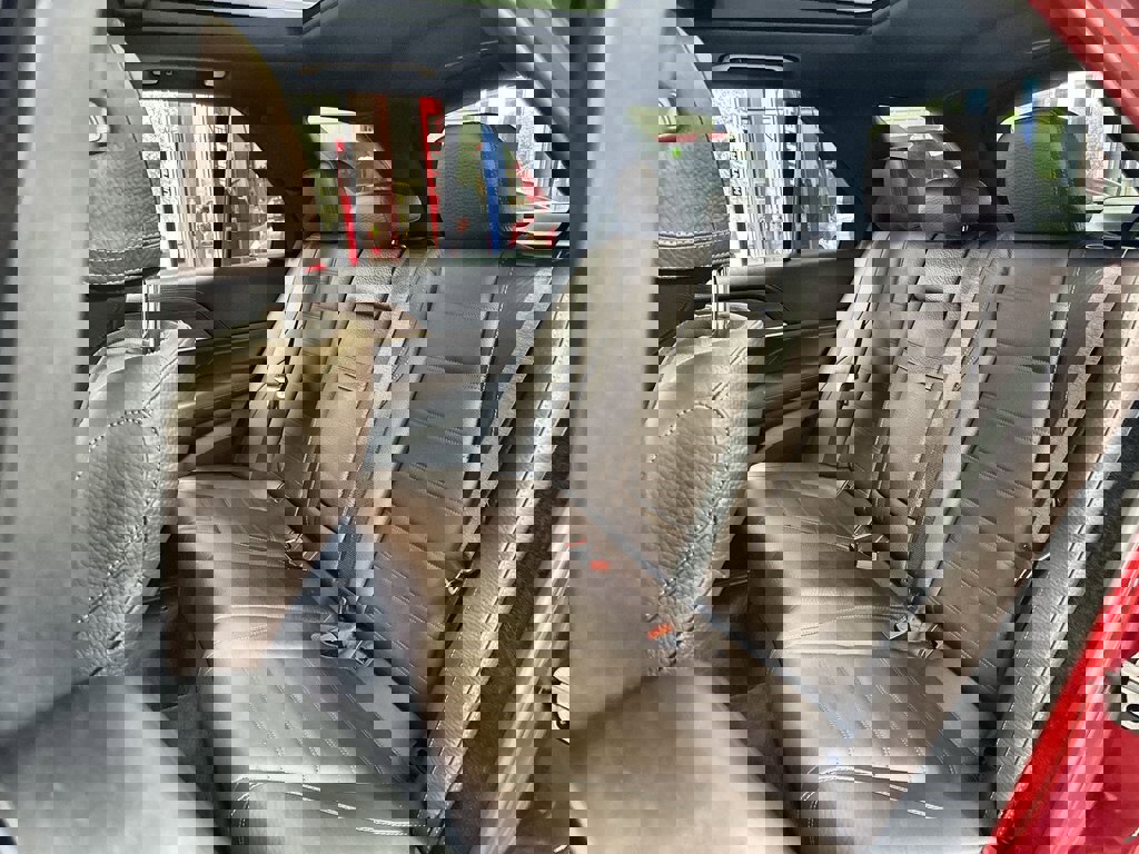 Used 2022 Mercedes-Benz GLE 350 4MATIC w/ Premium Package image 24