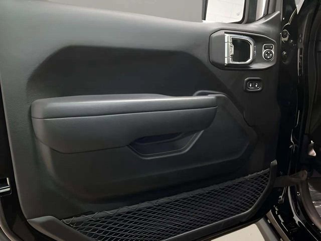 Used 2025 Jeep Wrangler Unlimited Rubicon 4xe w/ Convenience Group image 15