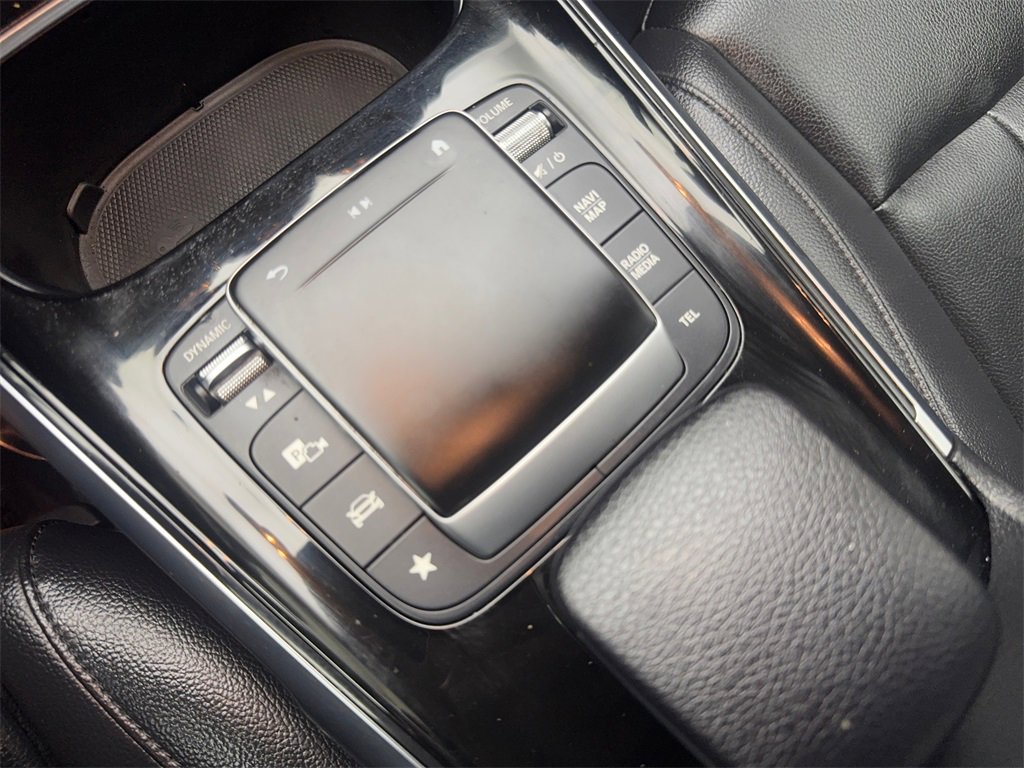 Used 2022 Mercedes-Benz GLB 250 w/ Premium Package Lite image 67
