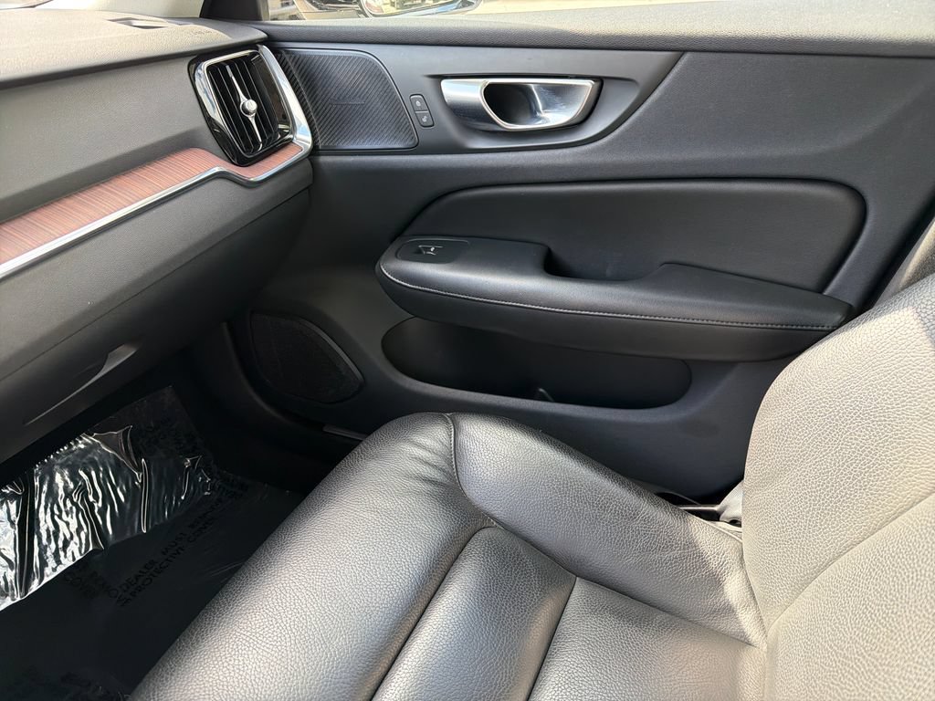Used 2024 Volvo S60 B5 Plus FWD image 29