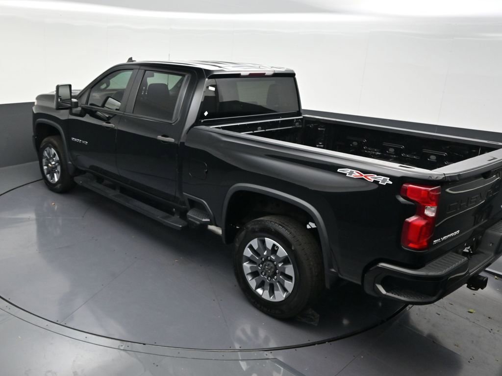 Used 2021 Chevrolet Silverado 2500 Custom w/ Custom Value Package AWD/4WD image 17