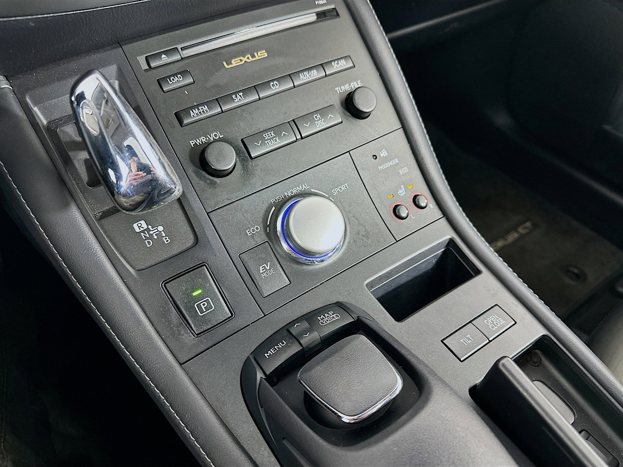 Used 2011 Lexus CT 200h image 25