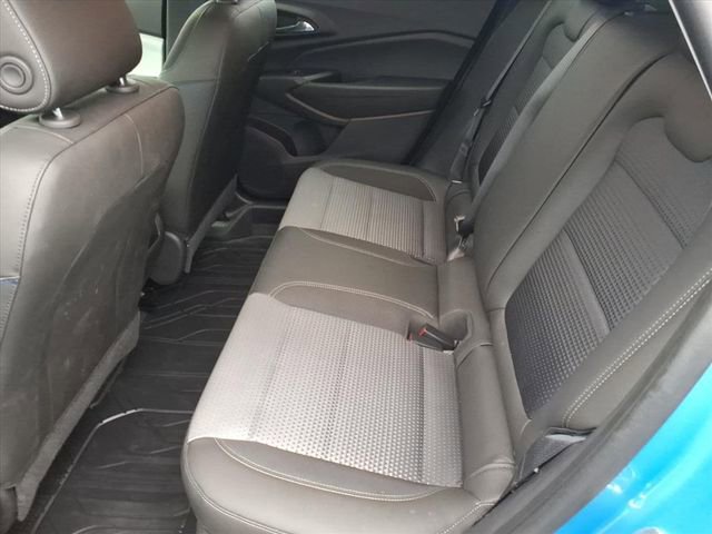 Used 2025 Chevrolet Trax LT w/ LT Convenience Package image 10
