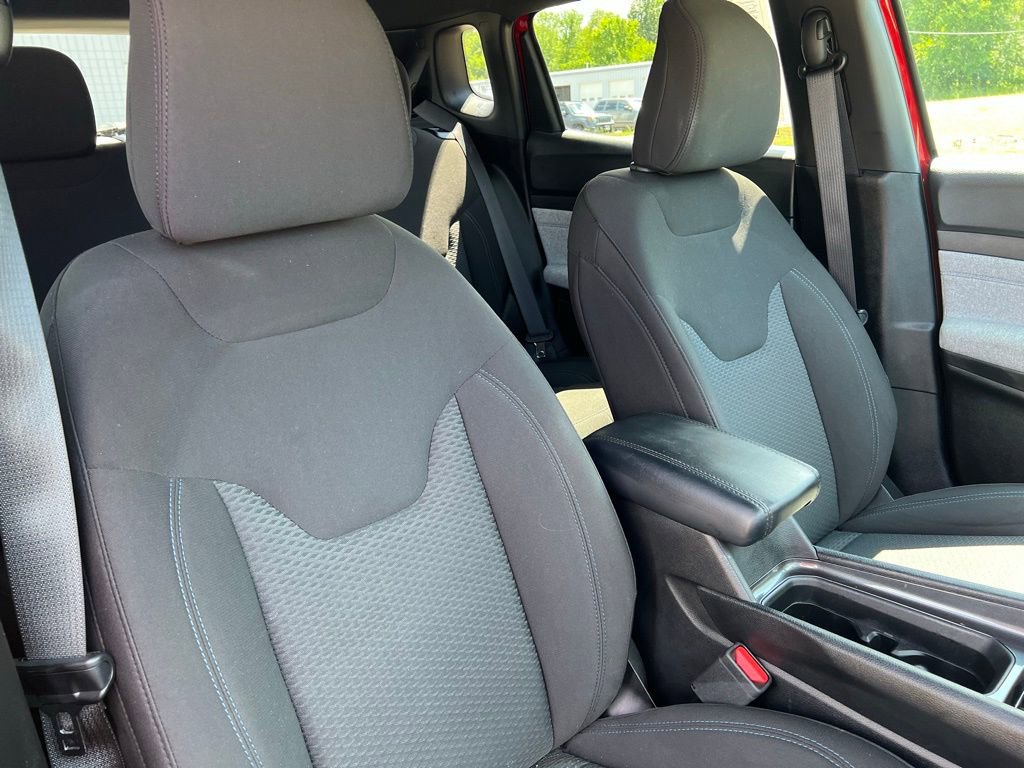 Used 2025 Jeep Compass Sport image 12