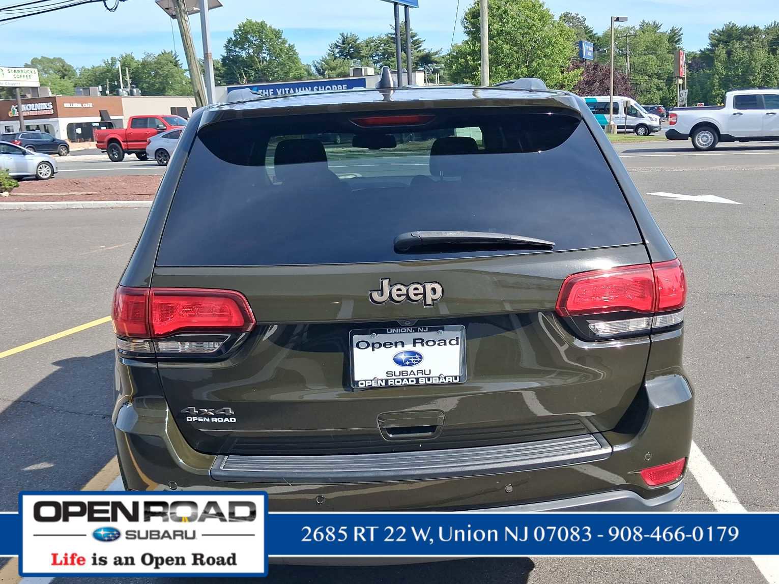 Used 2016 Jeep Grand Cherokee Laredo 75th Anniversary AWD/4WD image 8