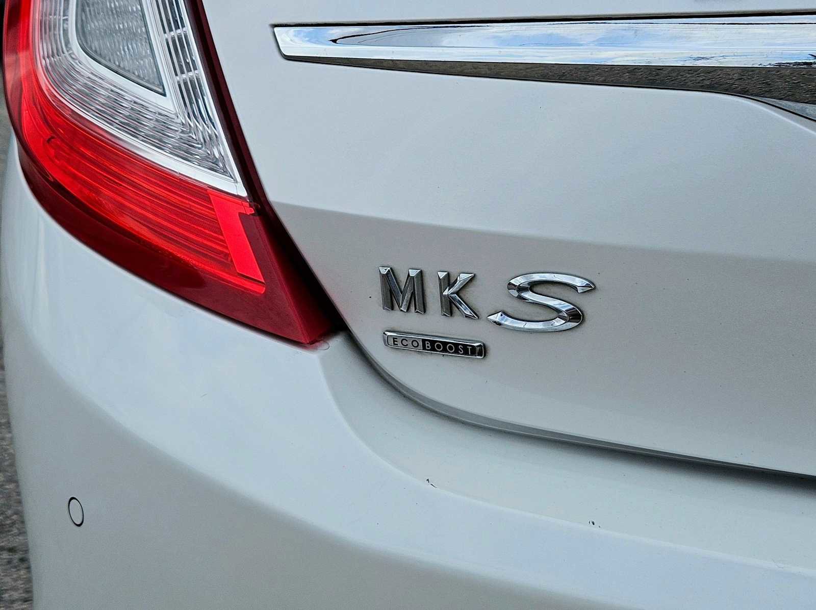 Used 2015 Lincoln MKS AWD image 13